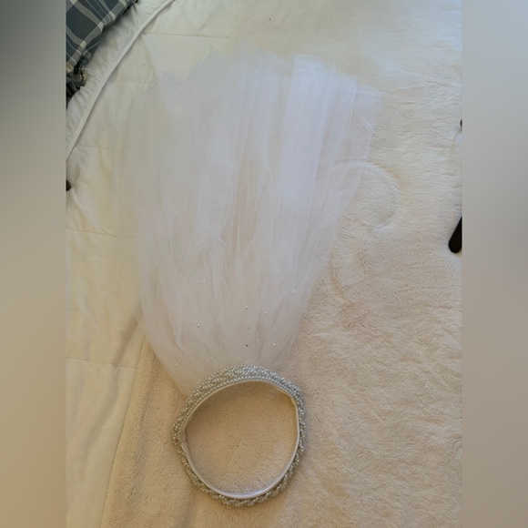 Vintage Pearl Beaded Bridal tiara with veil main image 5